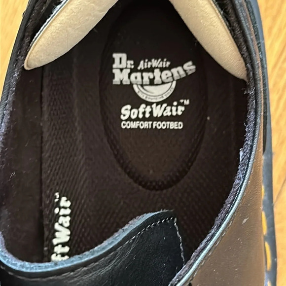 Dr Martens 8 L Audrick 3 Eye shoe great re owned condition, tiny scuff right toe - Picture 3 of 14
